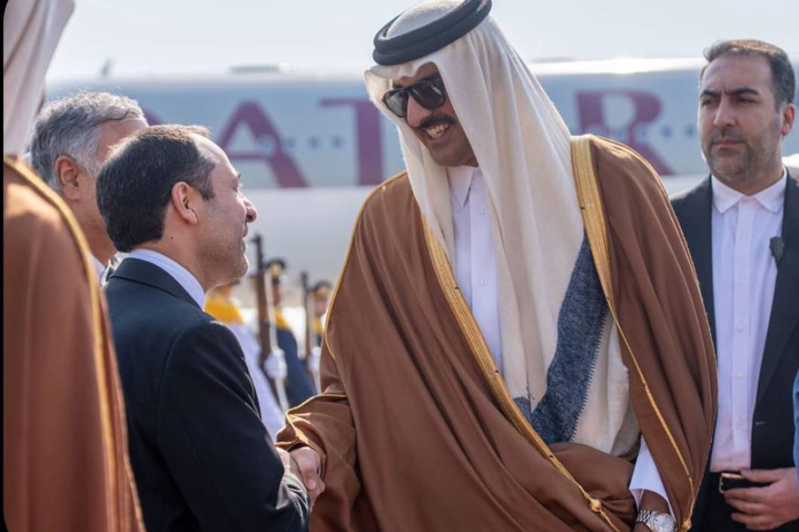 الديوان الأميري القطري: أمير قطر الشيخ تميم بن حمد آل ثاني يصل إلى طهران في زيارة رسمية يرافقه رئيس الوزراء.