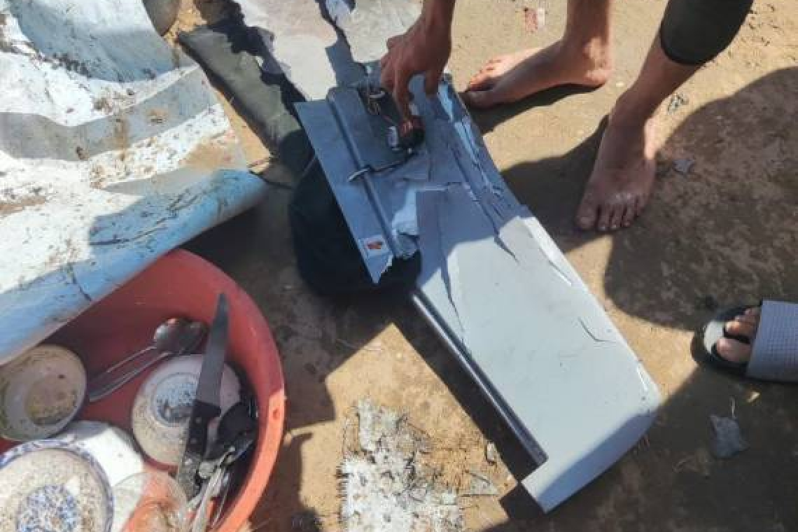 قصف الاحتلال عبر مسيرة مفخخة استهدف خيمة تؤوي نازحين غرب مدينة خان يونس، ما أسفر عن استشهاد سيدة وإصابة عدد من المدنيين.