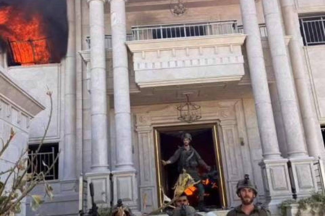 صورة توثّق قيام جنود الاحتلال بإضرام النار في فيلا المواطن زكي الشاعر في منطقة مصبح شمال مدينة رفح، ضمن سلسلة الانتهاكات المتواصلة.